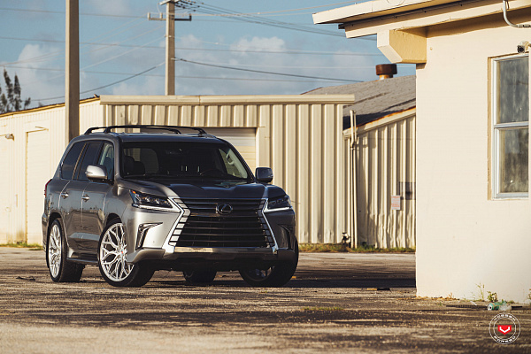 Фото дисков Vossen S17-01 Глянцевый лак на Lexus LX III