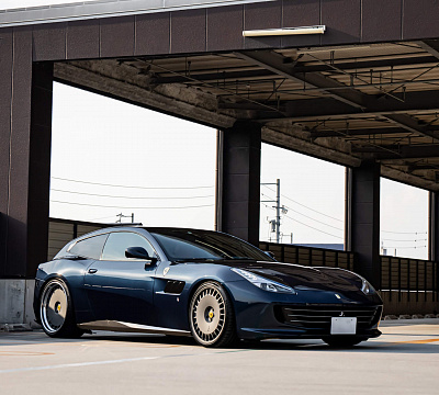 Фото дисков HRE 935M на Ferrari FF