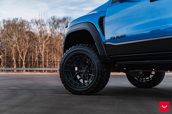 Фото дисков Vossen HFX-1 (6-Lug) Черный сатин на Ram 1500 V