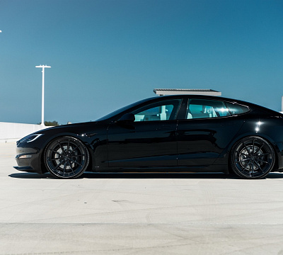 Фото дисков Anrky AN28 на Tesla Model S