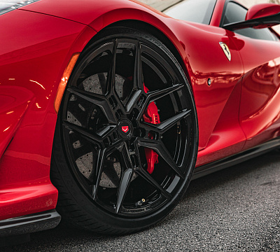 Фото дисков Vossen EVO-4 на Ferrari 812