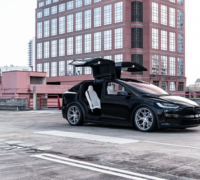 Фото дисков Vossen HF-5 на Tesla Model X