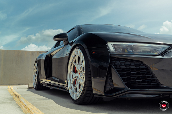 Audi R8
