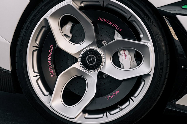 Фото дисков Brixton Forged NC01-R Серебро на Lamborghini Aventador