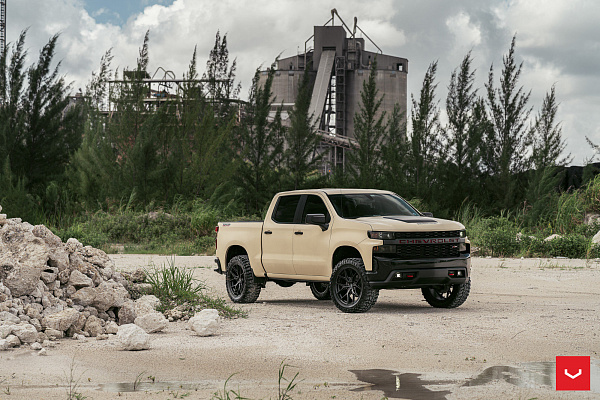 Фото дисков Vossen HF6-4 Черный сатин на Chevrolet Silverado IV