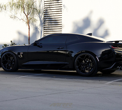 Фото дисков MRR M228 на Chevrolet Camaro VI