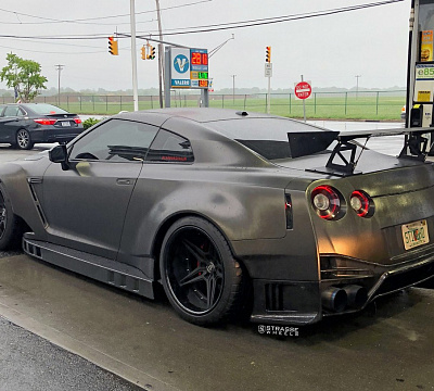 Фото дисков Strasse Wheels SV2 Deep Concave FS на Nissan GT-R