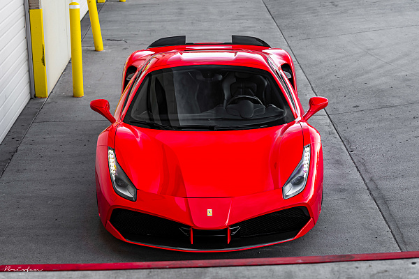 Фото дисков Brixton Forged CM6-R Черный глянец на Ferrari 488