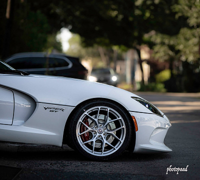 Фото дисков HRE R161 Lightweight на Dodge Viper