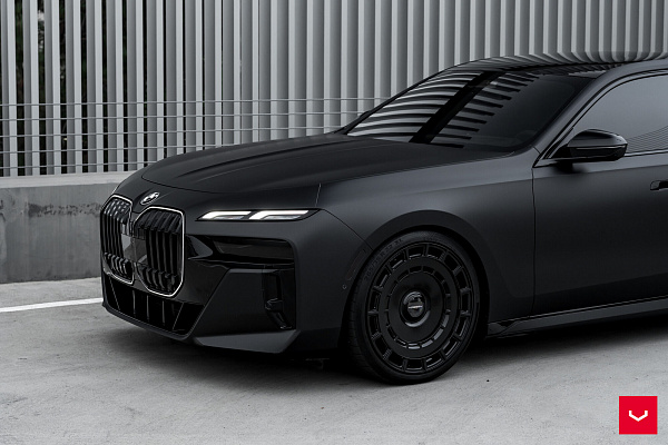 Фото дисков Vossen HF-9 Черный глянец на BMW 7 (G70)