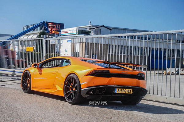 Фото дисков Strasse Wheels SV1 Deep Concave Monoblock Другой цвет на Lamborghini Huracan