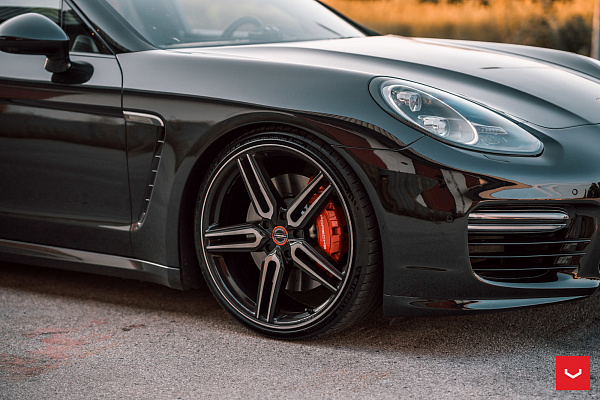 Фото дисков Vossen HF-1 Алмазная проточка на Porsche Panamera I