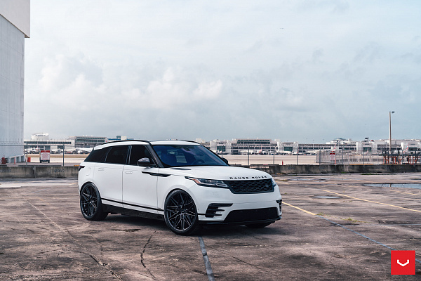 Фото дисков Vossen HF-7 Черный глянец на Land Rover Range Rover Velar