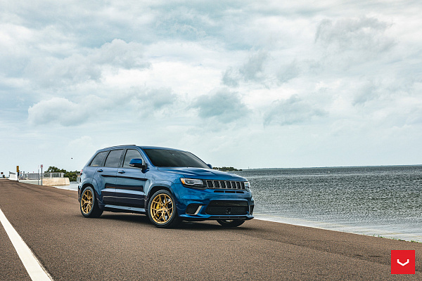Фото дисков Vossen HF-5 Глянцевое золото на Jeep Grand Cherokee IV