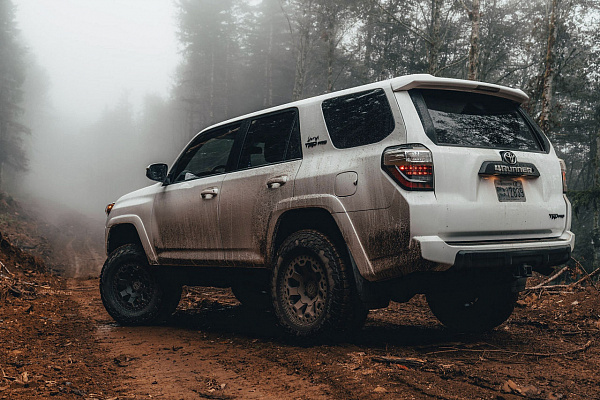 Фото дисков Black Rhino WARLORD  на Toyota 4Runner V