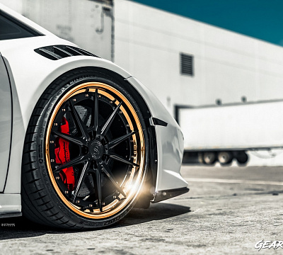 Фото дисков Strasse Wheels SV10 Deep Concave FS на Lamborghini Huracan