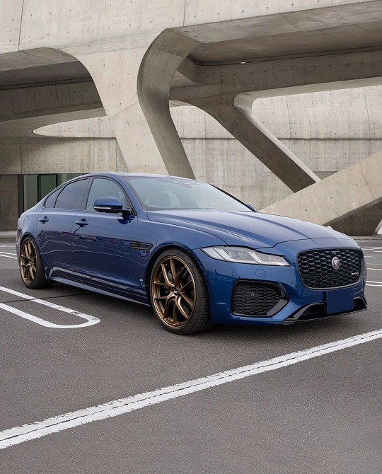 Фото дисков FLE Сатиновая бронза на Jaguar XF II