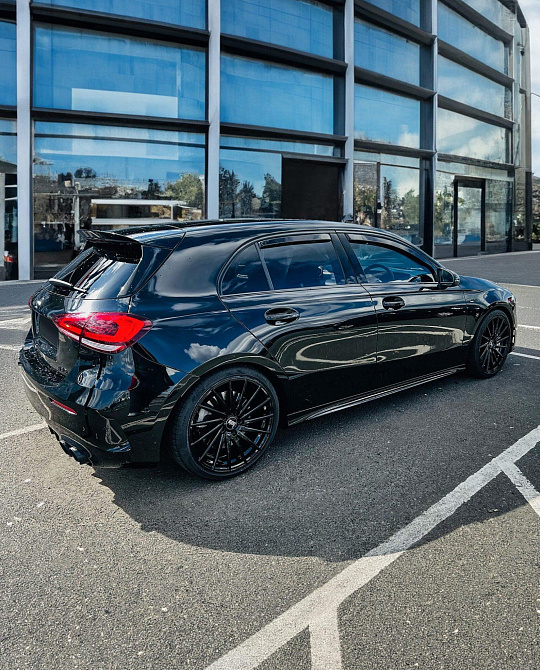 Фото дисков ZFR Черный глянец на Mercedes-Benz A-Class (W177)