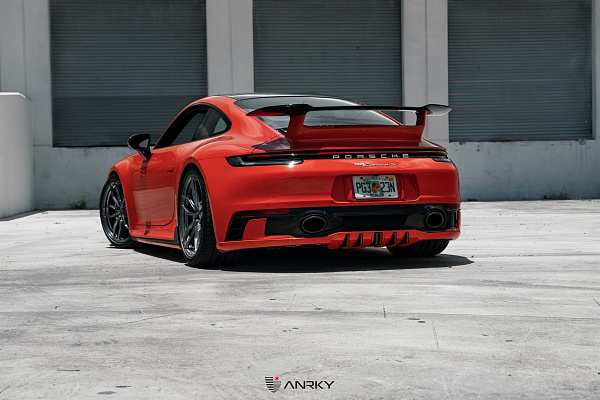 Фото дисков Anrky AN11 Глянцевый темный лак на Porsche 911 VIII