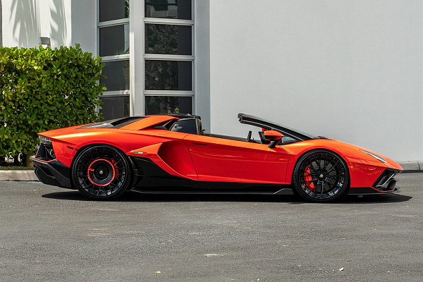 Фото дисков Anrky AN20 Черный глянец на Lamborghini Aventador