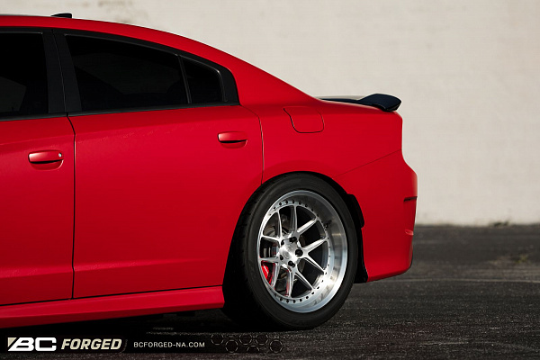 Фото дисков BC Forged LE52 // MLE52 Глянцевый лак на Dodge Charger VII