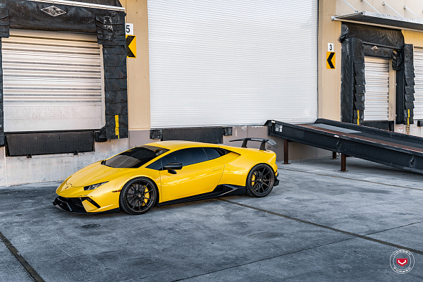 Фото дисков Vossen M-X2 Черный сатин на Lamborghini Huracan