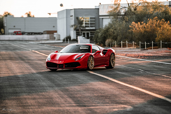 Фото дисков Brixton Forged CM6-R Глянцевая медь на Ferrari 488