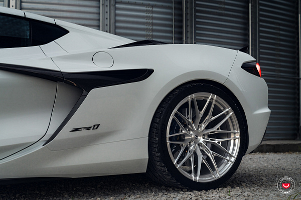 Фото дисков Vossen S21-02 Глянцевый лак на Chevrolet Corvette C8