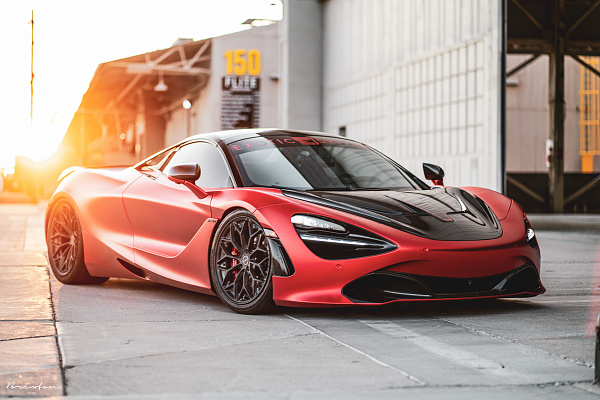 Фото дисков Brixton Forged CM6-R Сатиновый темный лак на McLaren 720S