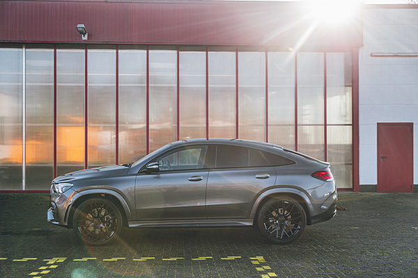 Фото дисков BRABUS Monoblock Y (Platinum Edition) Черный глянец на Mercedes-Benz GLE II