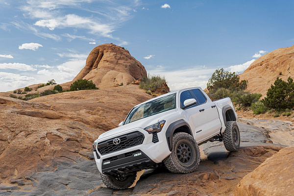 Фото дисков Black Rhino STADIUM Черный матовый на  Toyota Tacoma IV