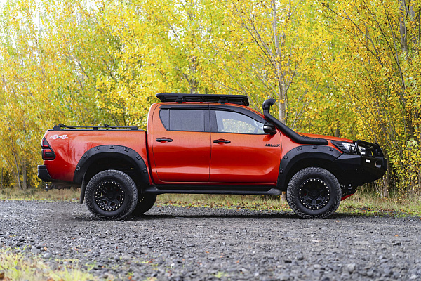 Фото дисков Black Rhino RENO Черный сатин на Toyota Hilux VIII