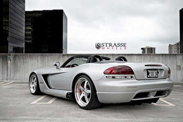 Фото дисков Strasse Wheels S5 Performance Глянцевый лак на Dodge Viper