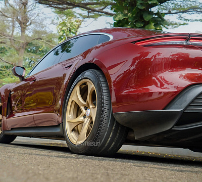 Фото дисков HRE 522M на Porsche Taycan I