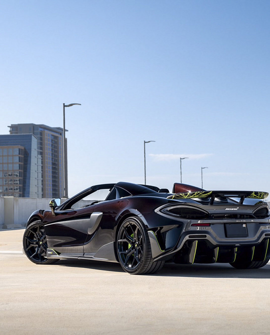 Фото дисков EVO-3 Черный глянец на McLaren 600