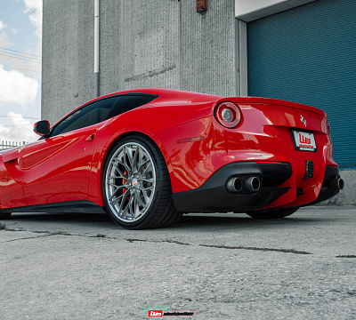 Фото дисков HRE S200H на Ferrari F12