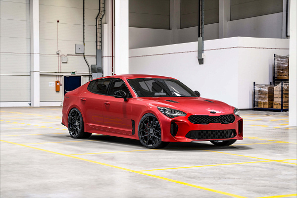 Фото дисков HRE FF10 Черный сатин на Kia Stinger