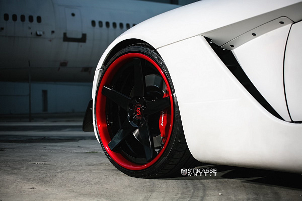 Фото дисков Strasse Wheels S5 Deep Concave Другой цвет на Dodge Viper