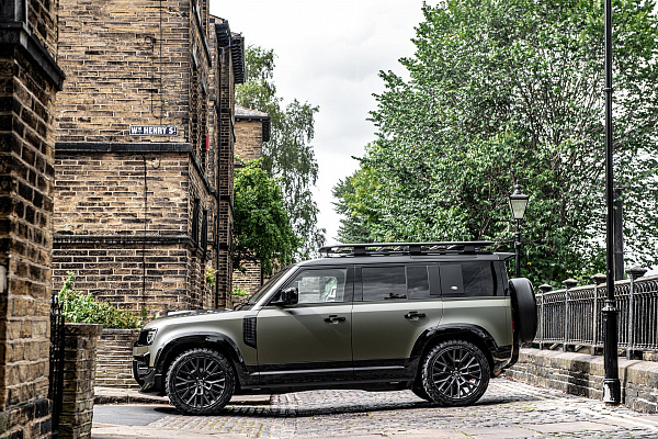 Фото дисков Kahn RS 3.0 Черный сатин на Land Rover Defender II