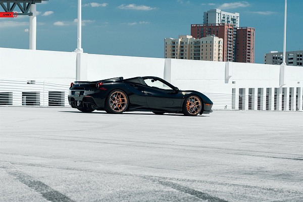 Фото дисков Anrky S1-X4 Глянцевая бронза на Ferrari 812