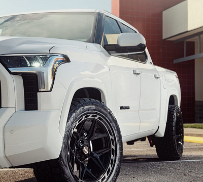 Фото дисков 4PLAY 4P55 на Toyota Tundra III