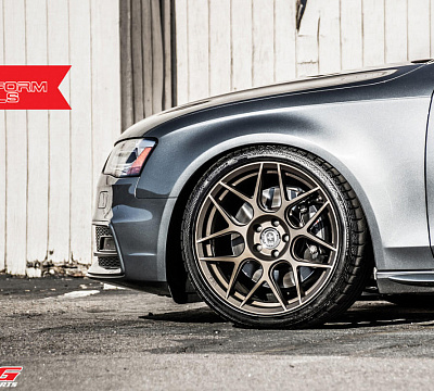 Фото дисков HRE FF01 на Audi A/S/RS 4 (B8)