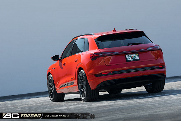 Фото дисков BC Forged RZ21 Глянцевый графит на Audi E-tron