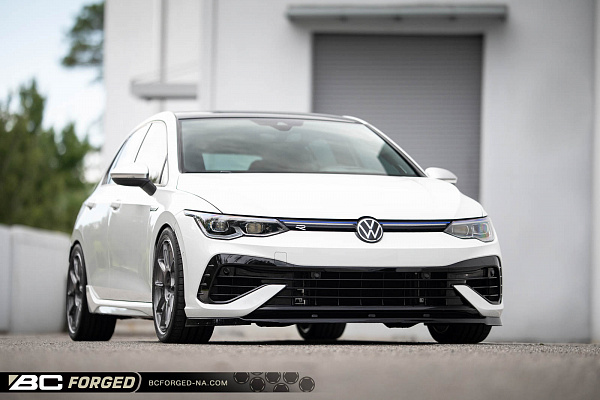 Фото дисков BC Forged KZ15 Глянцевый темный лак на Volkswagen Golf VIII