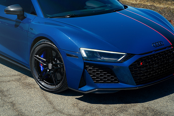 Фото дисков Strasse Wheels SV2 Deep Concave FS Черный сатин на Audi R8 (4S)