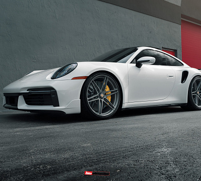 Фото дисков HRE P106 на Porsche 911 VIII