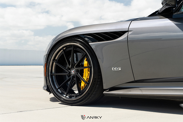 Фото дисков Anrky AN33 Черный сатин на Aston Martin DBS 3