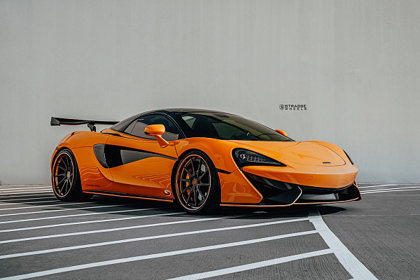 Фото дисков Strasse Wheels SV10T Deep Concave FS Черный сатин на McLaren 570S