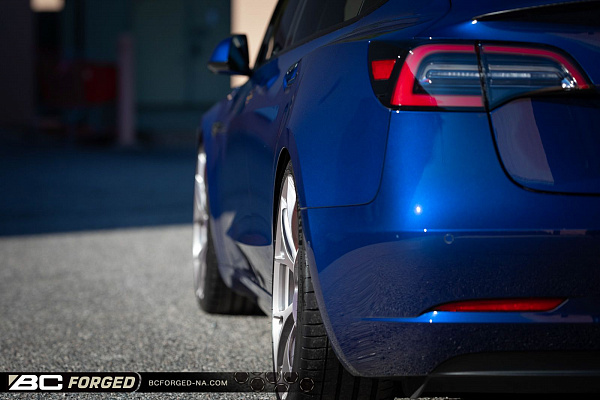 Фото дисков BC Forged KL01 Глянцевый тонированный лак на Tesla Model 3