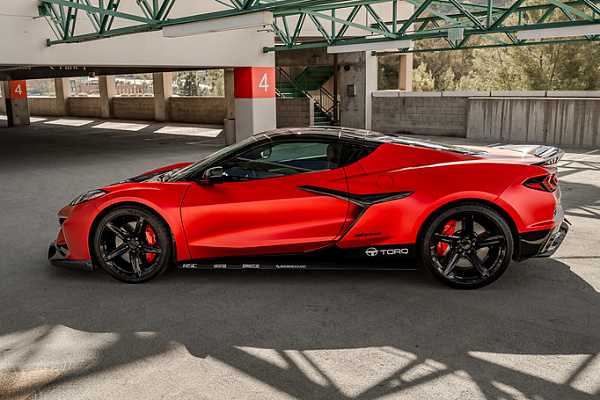 Фото дисков MRR F23 Черный глянец на Chevrolet Corvette C8